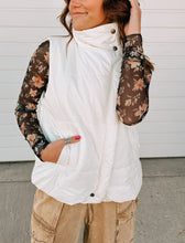 Load image into Gallery viewer, Daze Off White Puffy Vest