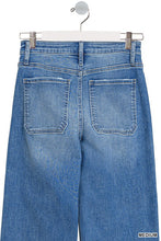 Load image into Gallery viewer, Flirty Patch Pocket Wide Leg Denim- Super Stretchy