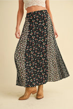 Load image into Gallery viewer, Alexis Black Scattered Bloom Skirt- Elastic Waist