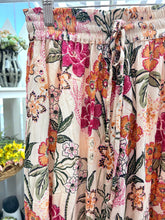 Load image into Gallery viewer, Kenzie Floral Smocked Skirt- Stretch Waist