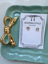 Load image into Gallery viewer, Star Pearl Circle Mini Earring- Sterling Silver