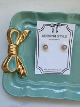 Load image into Gallery viewer, Scalloped Round Stone Mini Earring- Sterling Silver