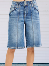 Load image into Gallery viewer, Hilton Statement Bermudas - Super Stretch