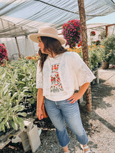 Load image into Gallery viewer, Free Soul Vintage Artisan Graphic Tee
