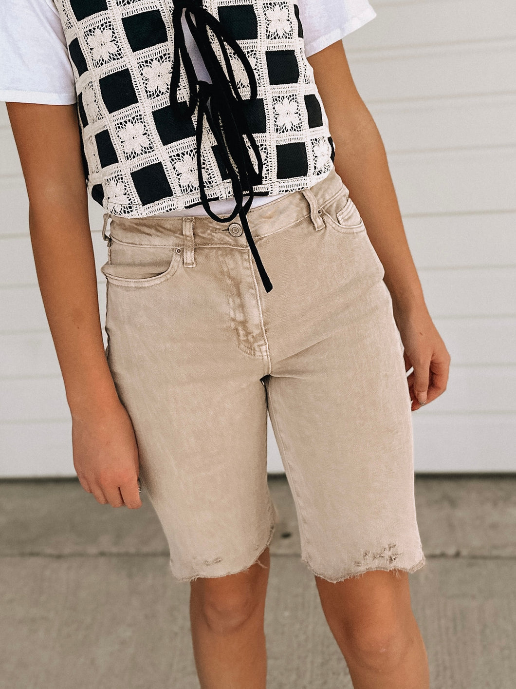 Sandstone Boyfriend Shorts-Stretchy