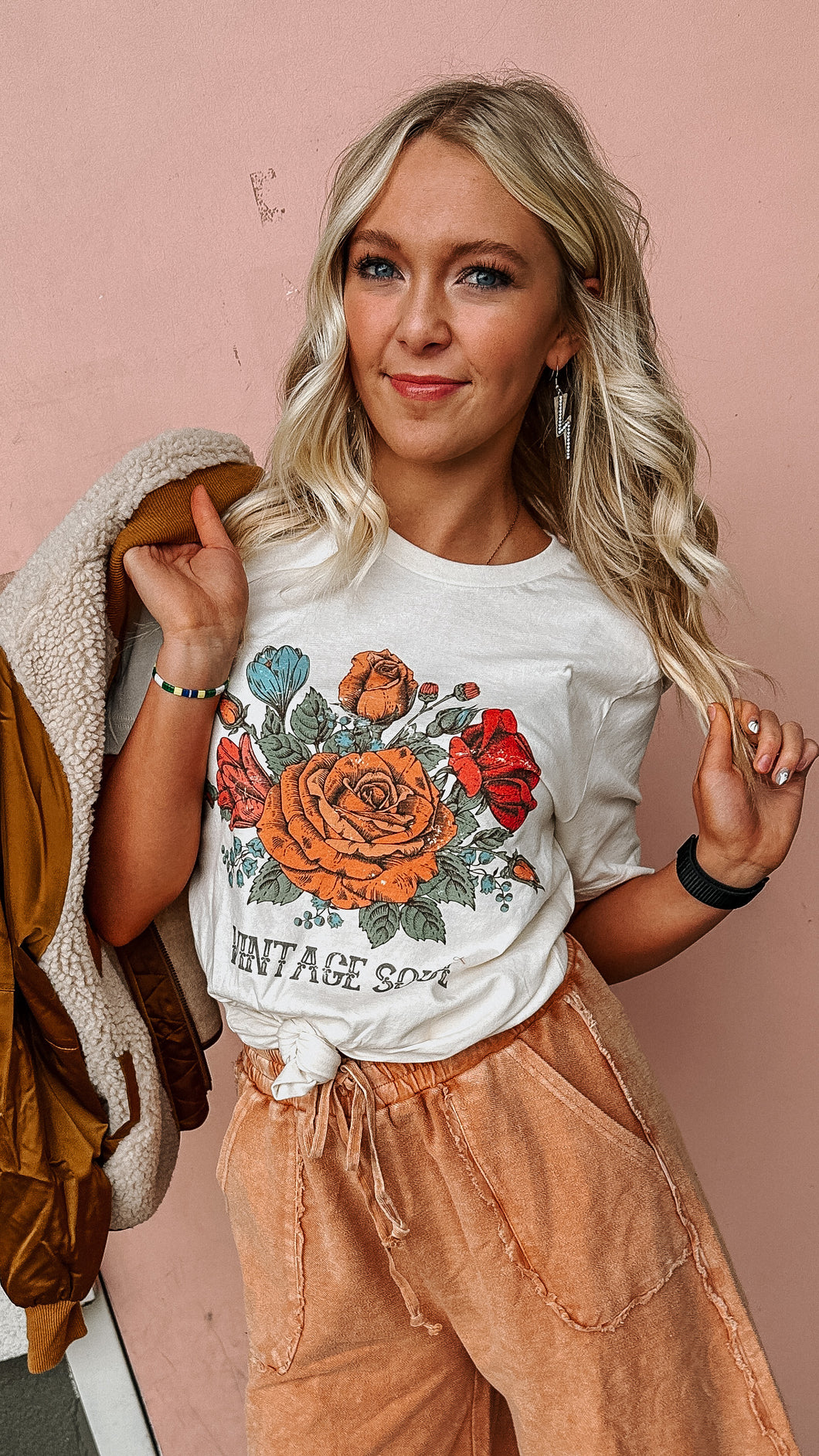 Vintage Soul Artisan Graphic Tee-Featured