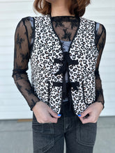 Load image into Gallery viewer, Leopard Bowtie Quilted Vest
