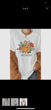 Load image into Gallery viewer, Vintage Soul Artisan Graphic Tee-Featured
