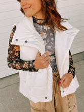 Load image into Gallery viewer, Daze Off White Puffy Vest
