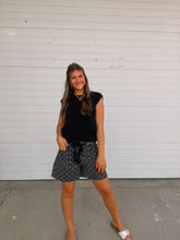 Load image into Gallery viewer, Black Ribbed Sweater Vest
