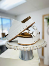 Load image into Gallery viewer, [SOLDOUT ] White Freya Platform Sandal
