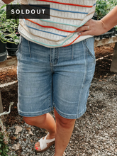 Load image into Gallery viewer, [SOLDOUT] Bentley Barrel Vibe Shorts-Super Stretch
