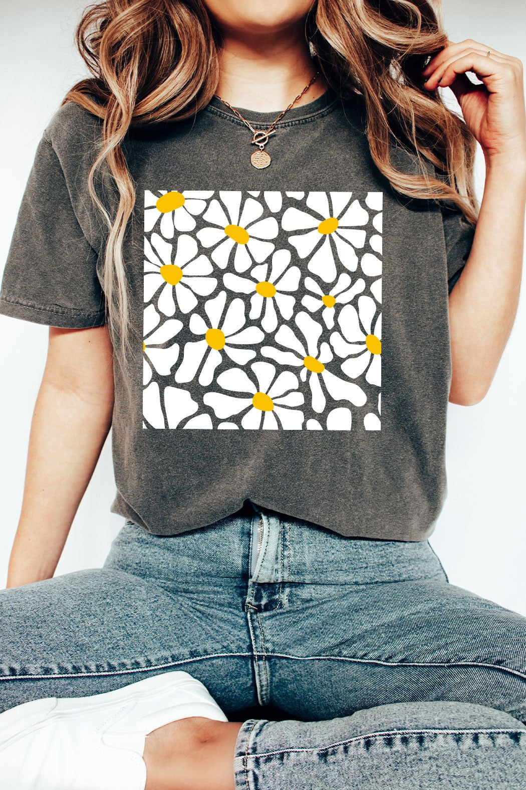 Mod Daisy Artisan Graphic Tee